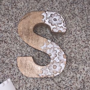 “S” wooden letter decor